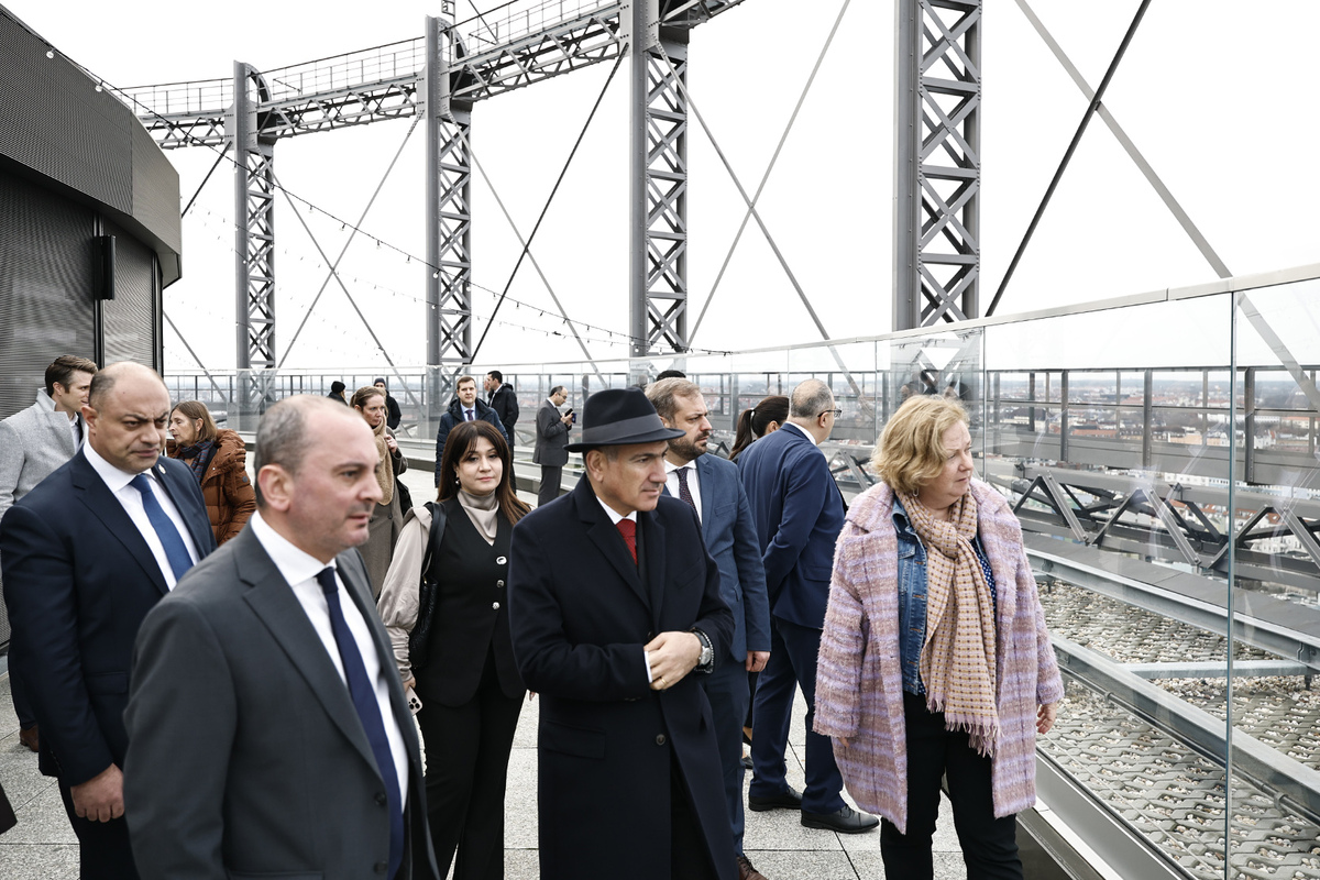 Prime Minister visits EUREF Campus Berlin science and technology center