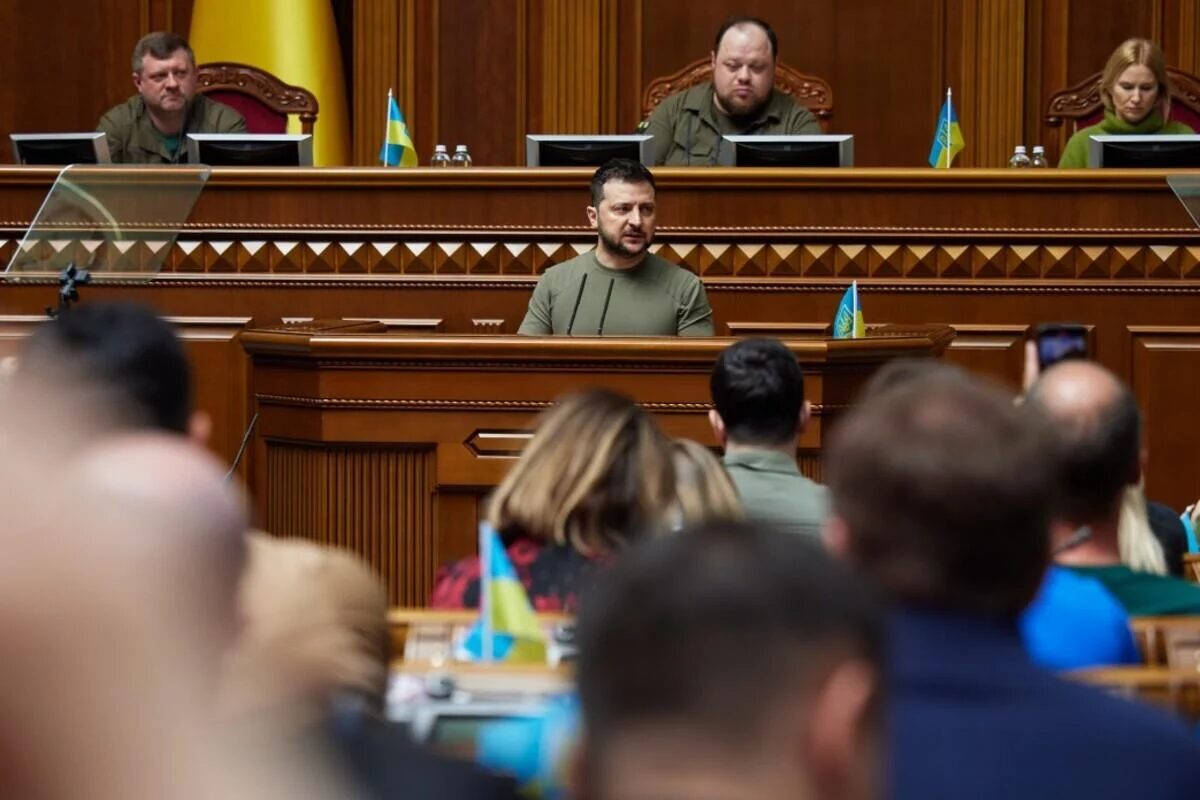Зеленский обсудил с представителями Верховной Рады возможность проведения президентских выборов в Украине