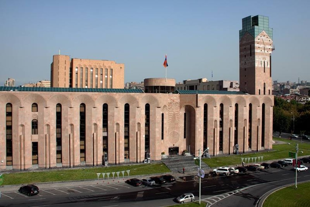 ԿԸՀ-ն Երևանի ավագանու ՔՊ խմբակցության անդամ Կիմա Աբրահամյանի մանդատը տրամադրել է Խորեն Հովհաննիսյանին