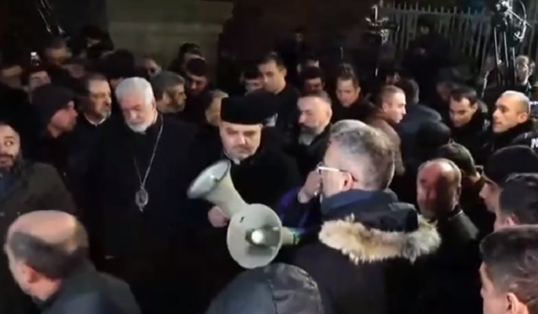 10 եպիսկոպոսները նամակ են ուղարկել քարտուղարություն՝ պահանջելով Գարեգին Բ-ի հրաժարականը