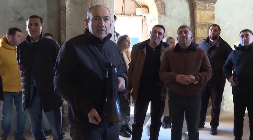 Քաղաքացիների հետ այցելեցինք Կիրանցի նորակառույց դպրոց և վերականգնվող եկեղեցի. Փաշինյանը տեսանյութ է հրապարակել