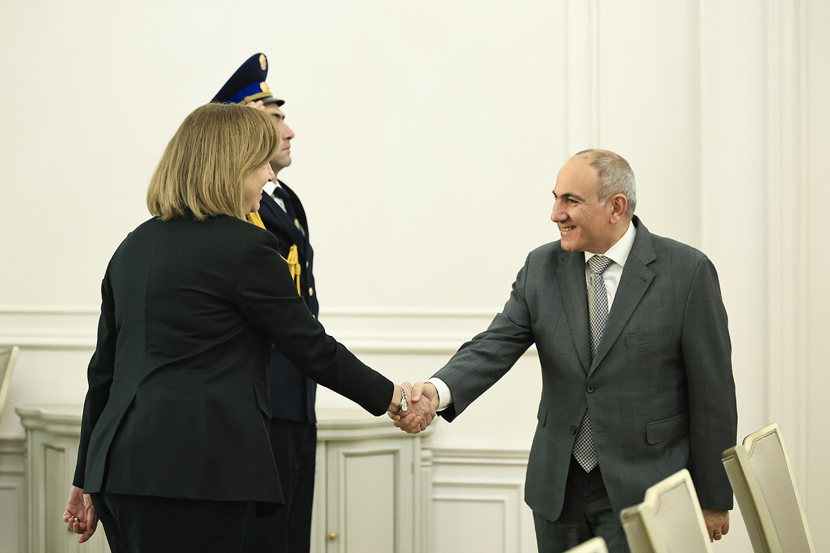 Prime Minister holds farewell meeting with US Ambassador to Armenia