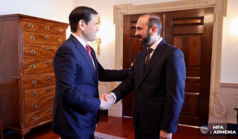 Armenian, US top diplomats hold meeting in Washington