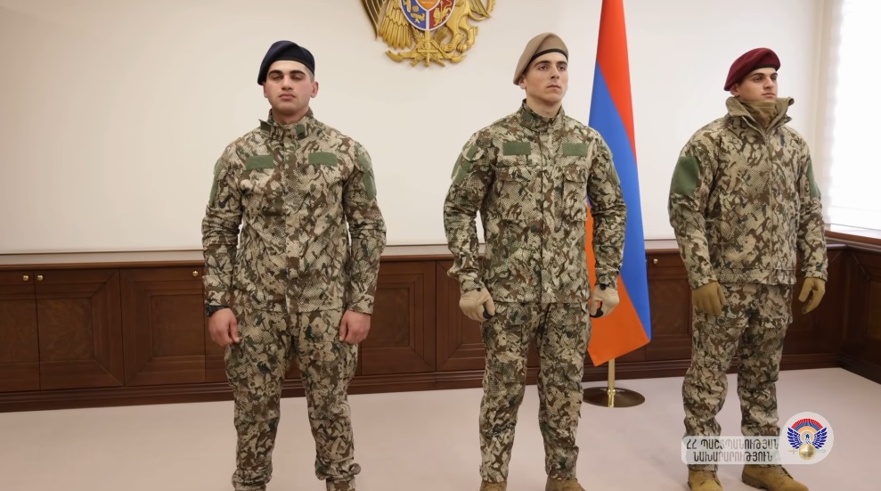 Մեր բանակի նոր համազգեստը գեղեցիկ է, գործառնական, հարմարավետ և բազմասեզոնային. Փաշինյանը տեսանյութ է հրապարակել