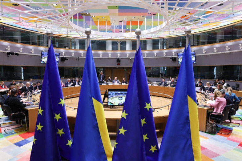 EU transfers first 10 million euros to special tribunal for Putin