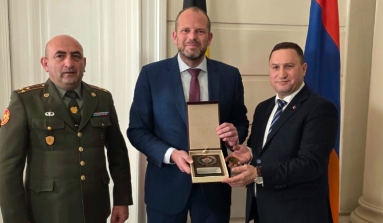 First military attaché of Armenia, Colonel Vardan Hovakimyan, introduced to Belgian Minister of Defense and Foreign Trade