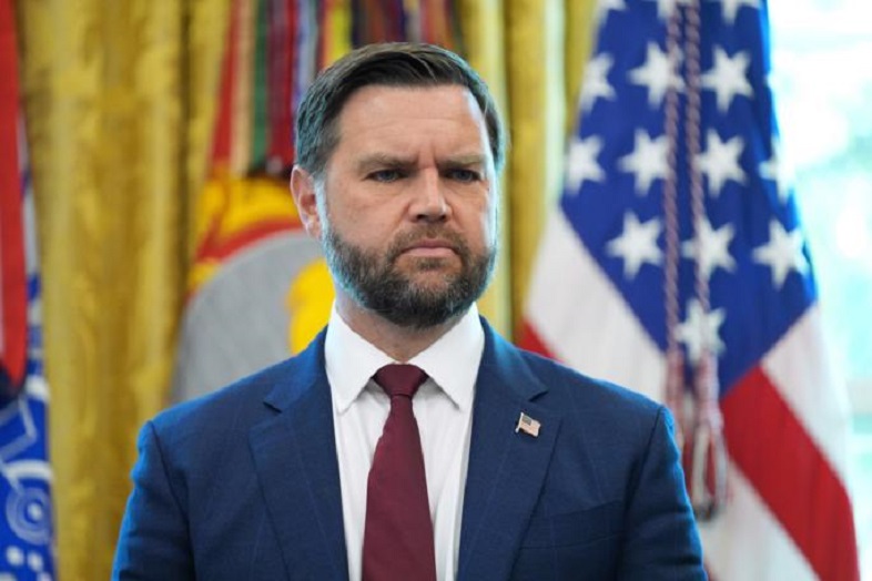 США могут применить военную силу, если переговоры с Ираном зайдут в тупик: Вэнс