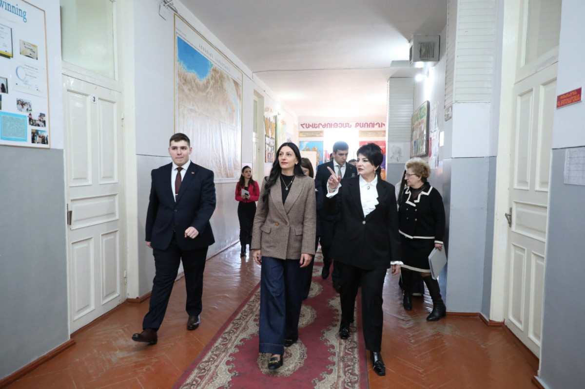 Մարդու իրավունքների պաշտպանն այցելել է Գյումրու թիվ 1 ավագ դպրոց