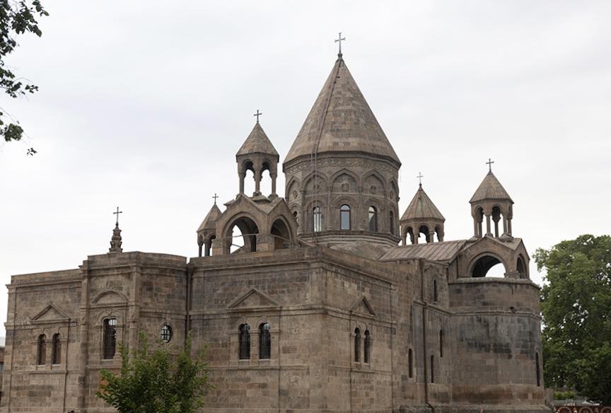 Վայոց ձորի թեմի առաջնորդը ազատ է կացուցվել թեմակալ առաջնորդի պաշտոնից. նրան կփոխարինի Սյունյաց թեմի առաջնորդը