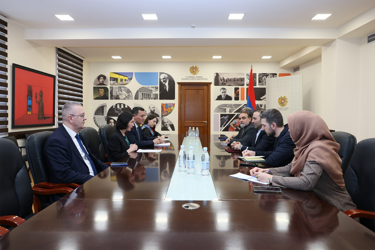 ԿԳՄՍ նախարարը և Իրանի դեսպանն անդրադարձել են ՀՀ դպրոցներում որպես տարածաշրջանային լեզու պարսկերենի ուսուցմանը