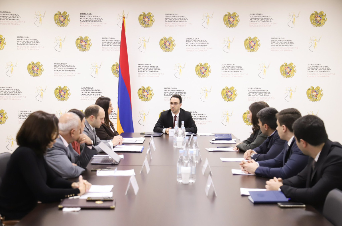 Արդարադատության նախարարությունը նախաձեռնել է օտարերկրյա որդեգրումների գործընթացի կարգավորման վերաբերյալ քննարկում