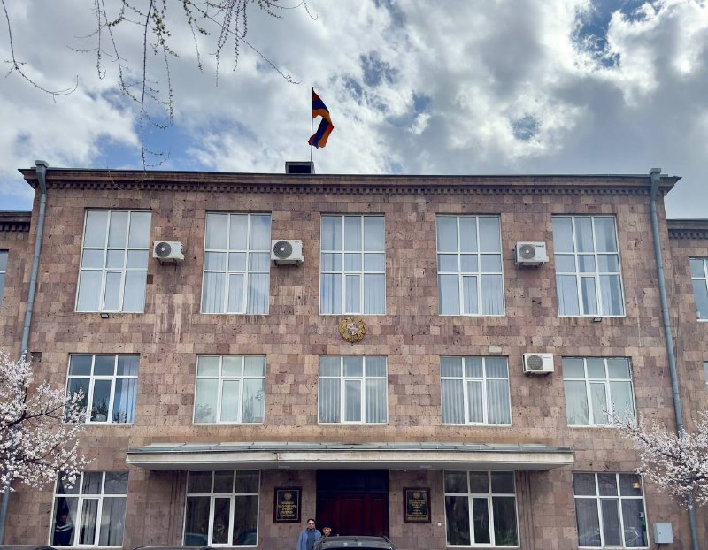 Սարդարապատի միջնակարգ դպրոցի տնօրենն ազատվել է աշխատանքից, քանի որ խախտել է աշխատանքային որոշ պարտականություններ. մարզպետի աշխատակազմ