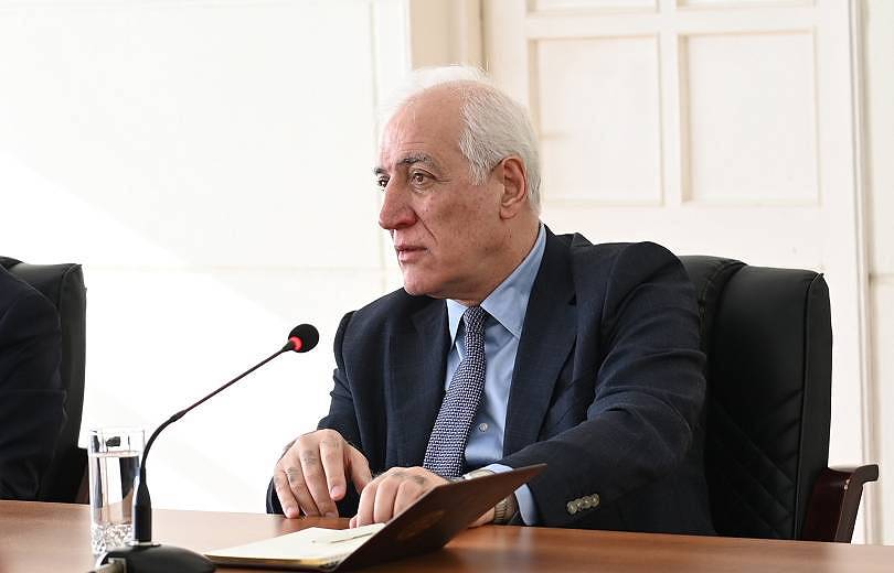 Նախագահը ստորագրել է Ընտրական օրենսգրքում լրացումներ և փոփոխություններ կատարելու, ինչպես նաև մի շարք այլ օրենքներ