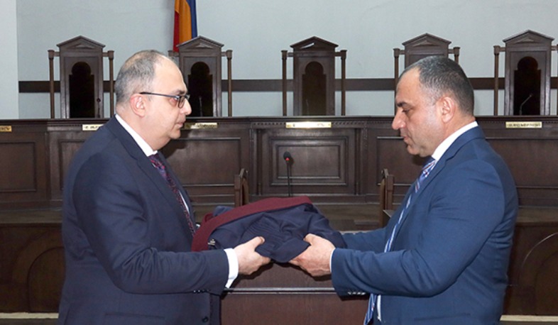 Վլադիմիր Վարդանյանին է հանձնվել ՍԴ դատավորի պատմուճանը