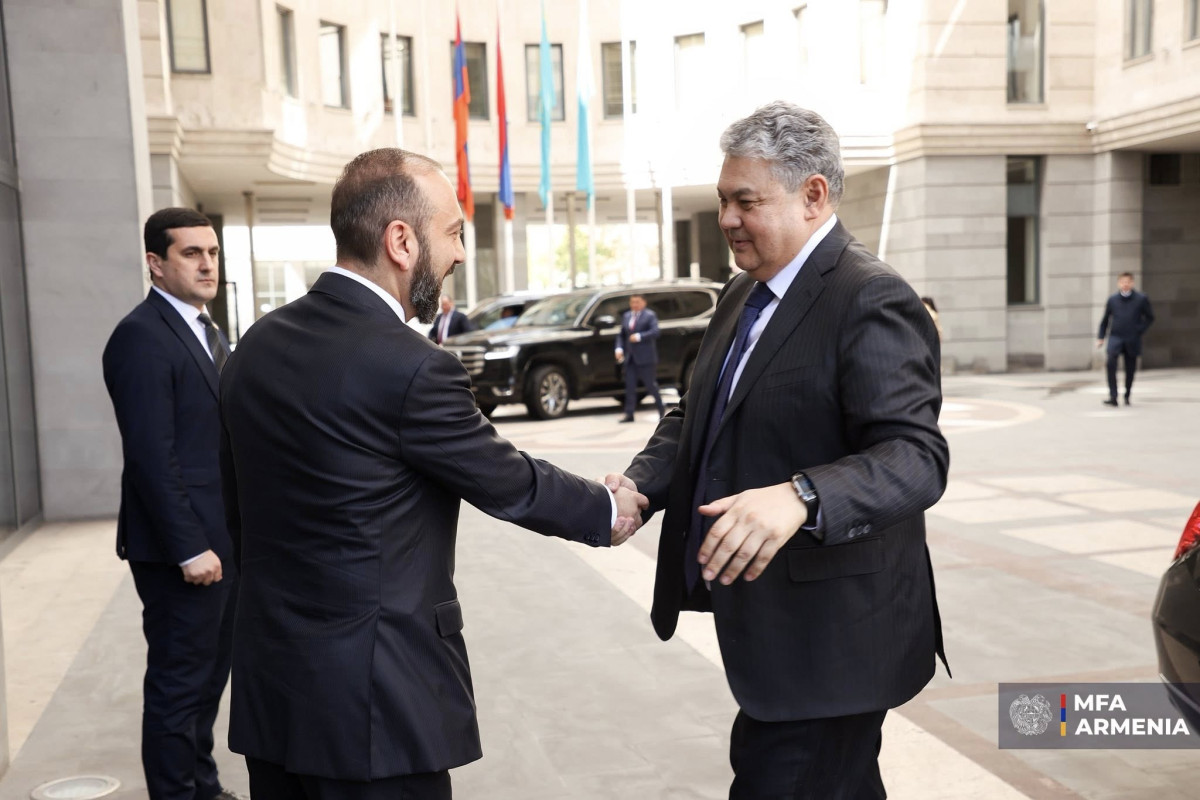 Ermənistan və Qazaxıstan xarici işlər nazirləri arasında təkbətək görüş keçirilib