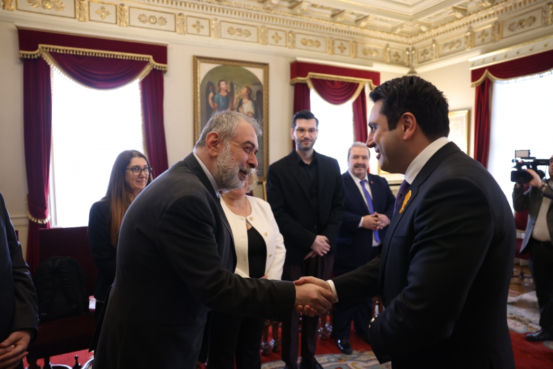 ԱԺ նախագահը հանդիպել է Ստամբուլում գործող հայկական լրատվամիջոցների ներկայացուցիչների հետ