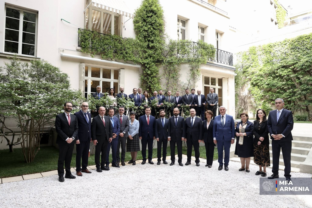 Bir həftə sonra Fransa ilə uzun müddətdir danışıqlar aparılan sənədin imzalanmasının şahidi olacağıq։ Mirzoyan Parisdə erməni diplomatlarının toplantısında iştirak edib