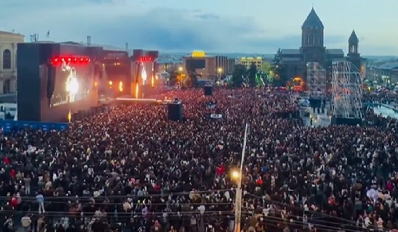 Ֆրանսիան սիրում է ձեզ. Մակրոն