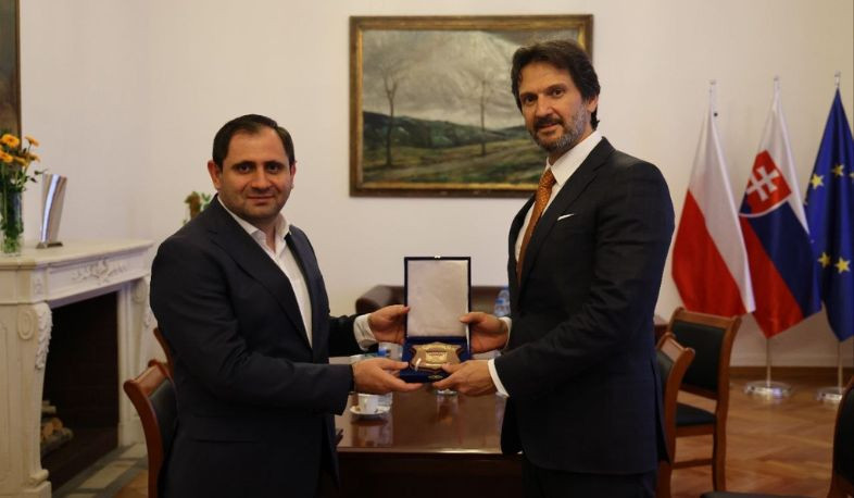 Suren Papikyan met with Slovak Deputy Prime Minister and Minister of Defence Robert Kaliňák