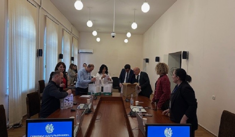 ԿԸՀ-ն փոխանցել է դիվանագետների և ՊՆ ուսման մեջ գտնվող զինծառայողների էլեկտրոնային քվեարկության ծրարները