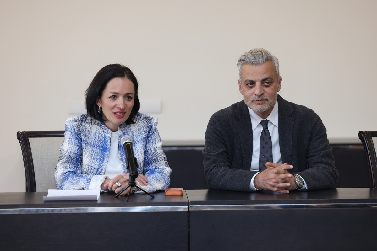 Ժաննա Անդրեասյանը պարգևատրել է պարարվեստի մի շարք ներկայացուցիչների