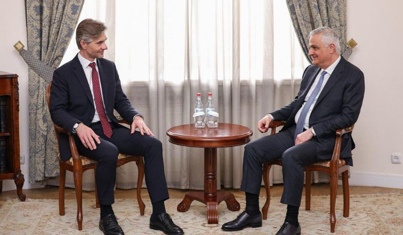 Գրիգորյանն ու Բուդրիսը քննարկել են տարածաշրջանային կապակցվածության և խաղաղության օրակարգը