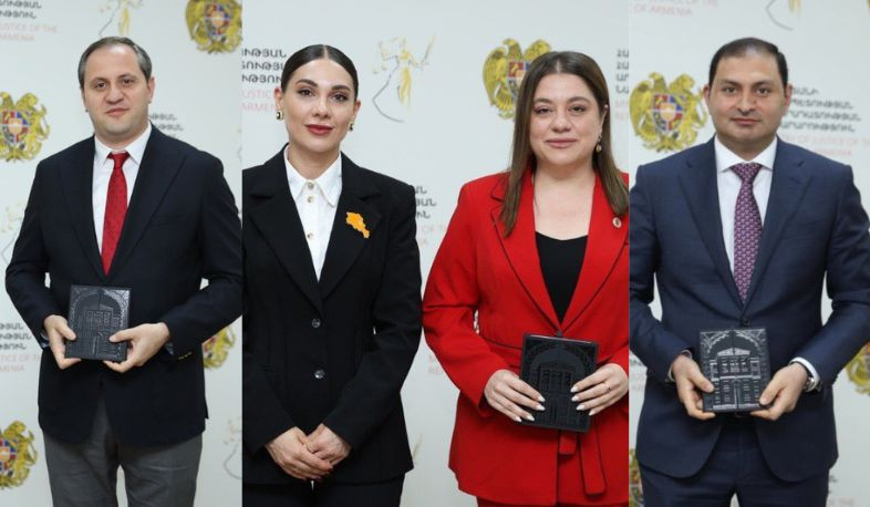 Հանրապետության տոնին նվիրված հուշամեդալ՝ Ֆեմիդայի և հայկական զարդանախշերի պատկերով
