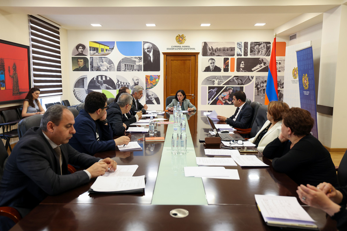 Քննարկվել են Հանրապետության հրապարակի և Օպերային թատրոնի 100-ամյակների միջոցառումների առաջարկները