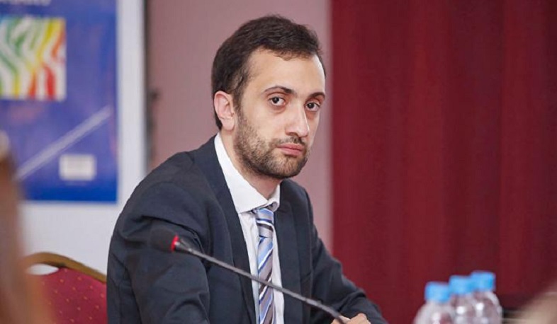 Դանիել Իոաննիսյանն ահազանգում է. ԱՊՀ դիտորդն ուղիղ քարոզչություն է անում սոցցանցի իր էջում