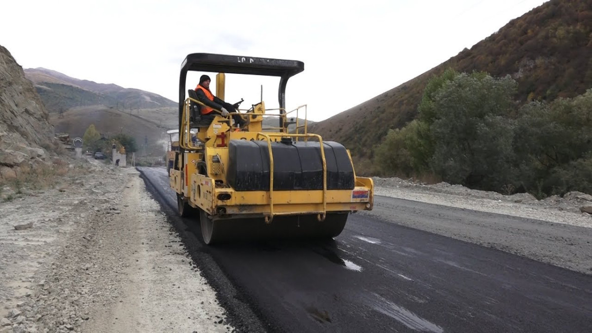 Կապահովվի կլաստերային դպրոցներ տանող ճանապարհների հիմնանորոգման աշխատանքների իրականացումը