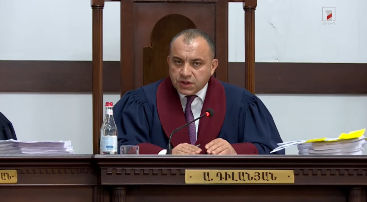 ՍԴ-ն որոշեց քննարկման առարկա չդարձնել դատավորներ Սեդա Սաֆարյանի և Դավիթ Խաչատուրյանի մասնակցության անհնարինության հարցը