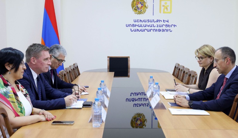 ԱՍՀ նախարարն ու  ու ԱՄԿ բյուրոյի տնօրենը քննարկել են սոցիալական գործընկերության զարգացման և աշխատանքի ոլորտի բարեփոխումների հարցեր