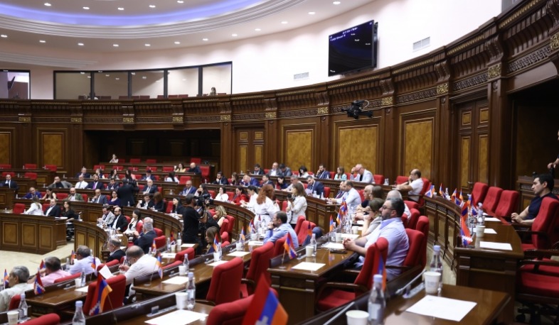 Առաջարկվում է փոխել պատգամավորների երդման տեքստը