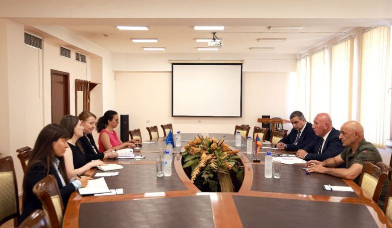 ՊՆ փոխնախարարը հանդիպել է Հայաստանում ԵՄ քաղաքացիական առաքելության ղեկավարին