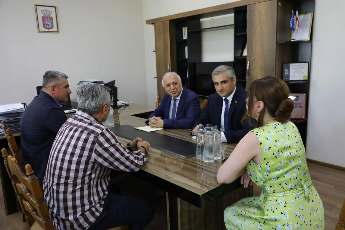 Քննարկվել են Վրաստան-Հայաստան ցամաքային անցակետերում զբոսաշրջային մեծ հոսքերով պայմանավորված սահմանային կուտակումների հարցեր