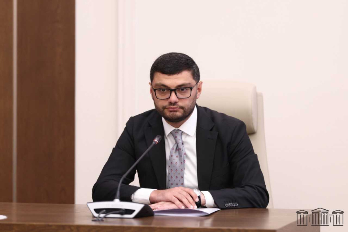 ԱԺ աշխատակազմի ղեկավար-գլխավոր քարտուղար Դավիթ Առաքելյանը պարգևատրվել է ՀՀ ԱԺ պատվո մեդալով