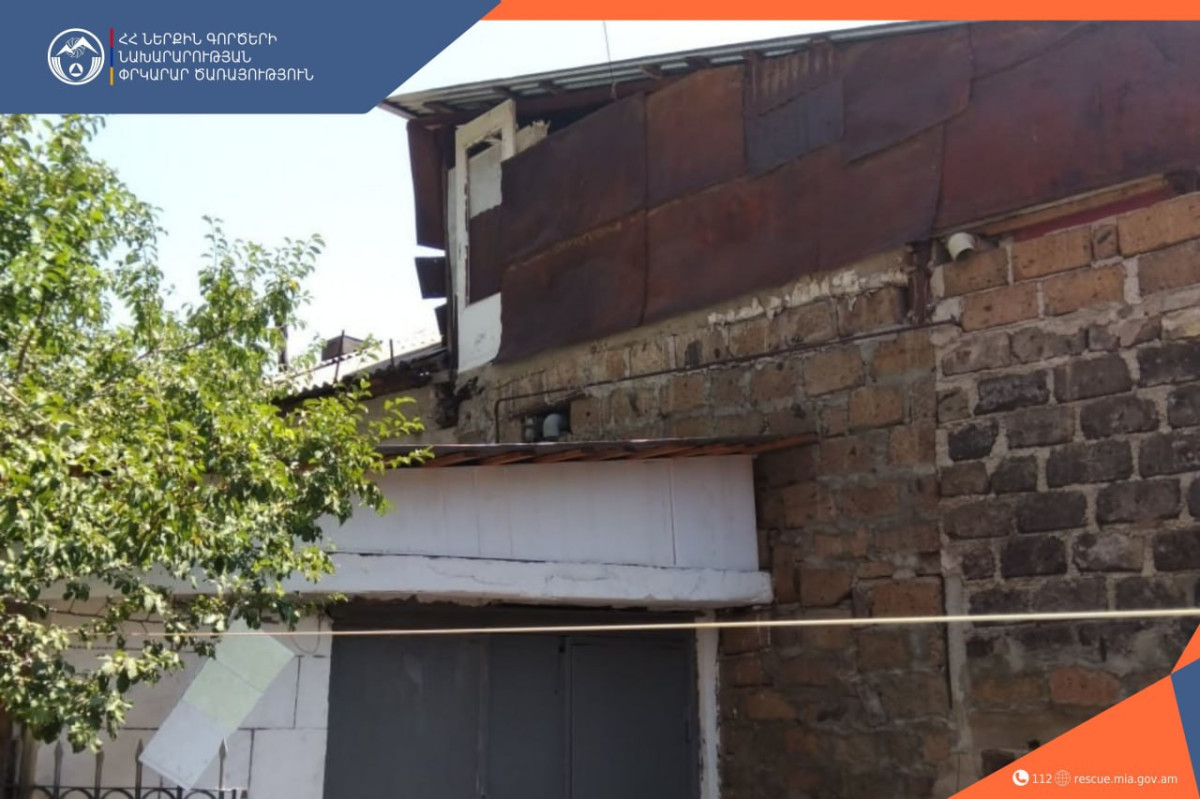 Փրկարարները մարել են Երևանի տներից մեկի տանիքում բռնկված հրդեհը