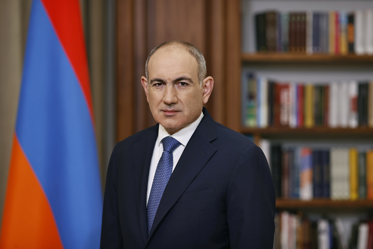 Baş nazir Paşinyan iki günlük işgüzar səfərlə Qırğızıstana getdi