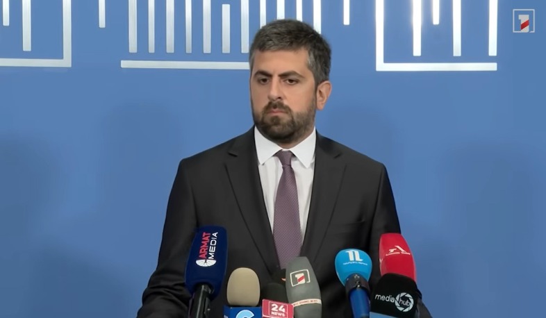Referendum gündəliyi süni bir gündəmdir: Xandanyanın Ermənistanın AİB ilə münasibətlərinə baxışı