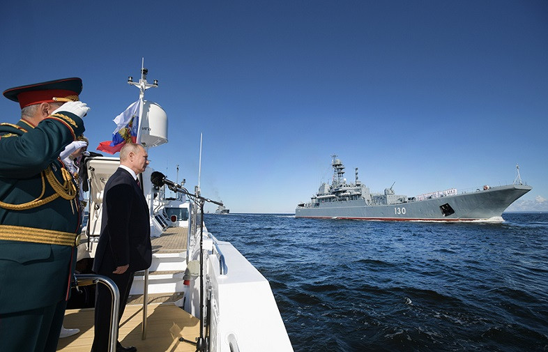 Putin Rusiya gəmilərinin AB tərəfindən ələ keçirilməsinə eyni cür cavab verəcəyi ilə hədələyir
