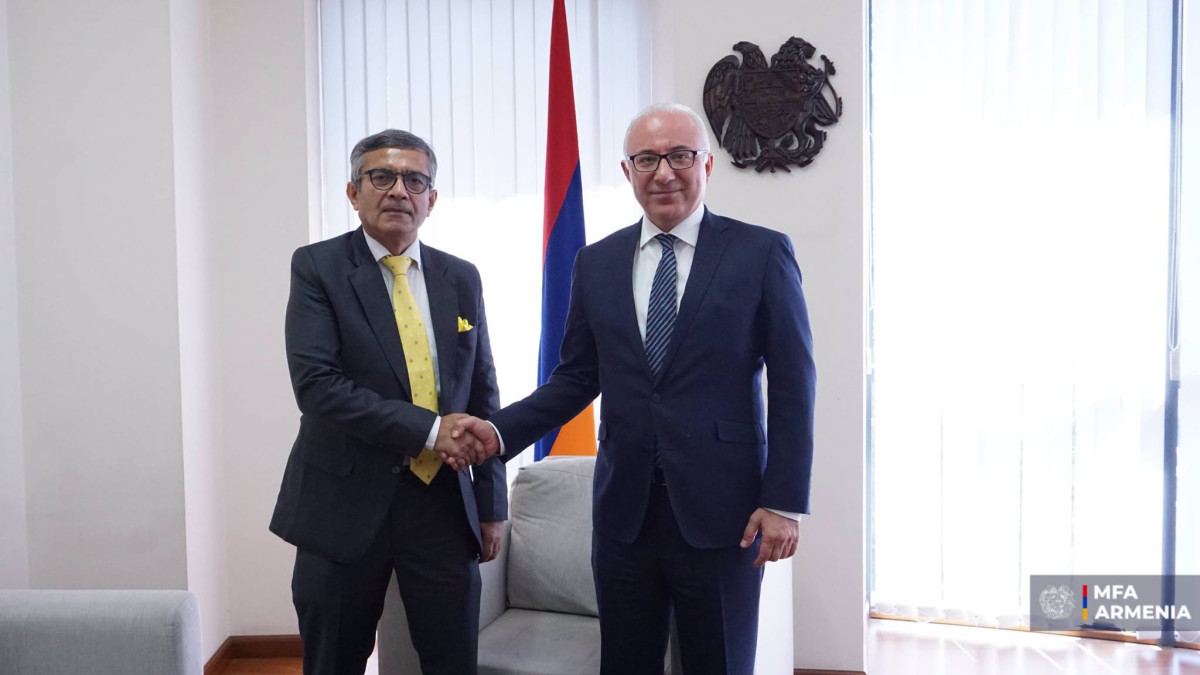 Deputy Foreign Minister of Armenia received Defence Secretary of India