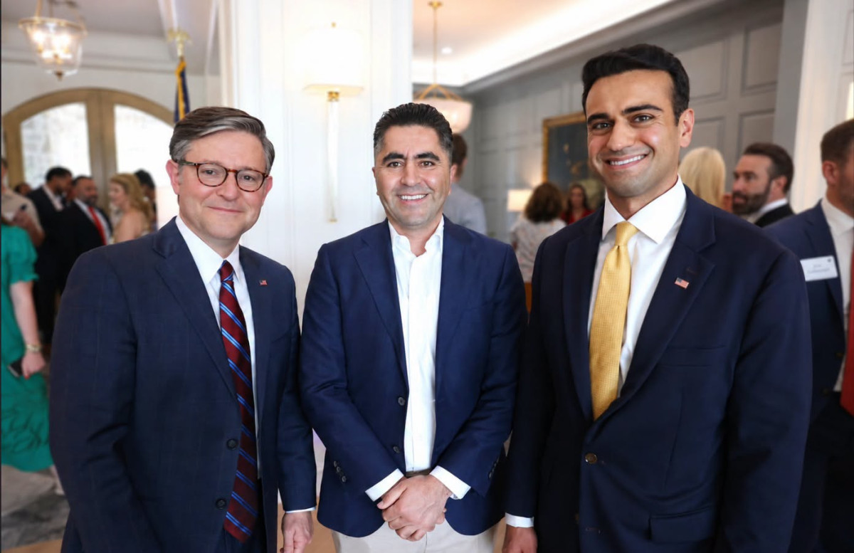 Honorary Consul of Armenia in Arizona had brief meeting with Mike Johnson and Abraham Hamadeh
