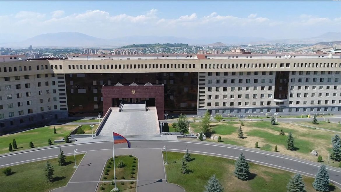 Տեղի է ունեցել ԶՈՒ-ում ինքնասպանությունների և ոչ կանոնադրային հարաբերությունների հարցերով միջգերատեսչական աշխատանքային խմբի անդրանիկ նիստը