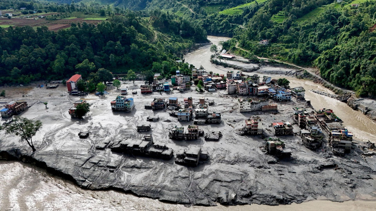 Nepalda daşqınlar nəticəsində ölənlərin sayı təxminən 620 nəfərə, itkin düşənlərin sayı isə 2500 nəfərə çatıb.