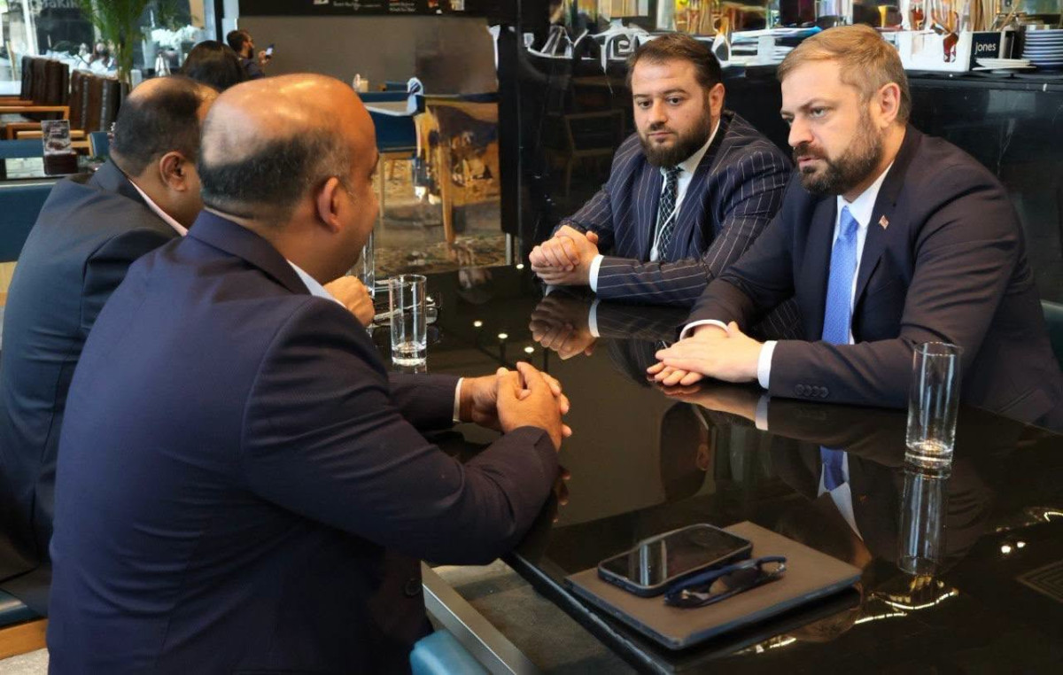 Gevorq Papoyan Dubaydakı ən böyük pərakəndə satış şəbəkəsi “Bluemart”ın rəhbərliyi ilə görüşüb