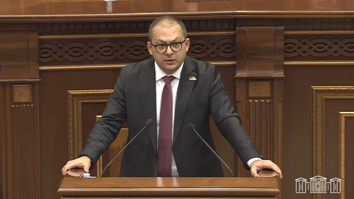 Քննարկվում է ԱԺ տարածքային կառավարման և շրջակա միջավայրի պահպանության հարցերի հանձնաժողովի նախագահի պաշտոնում Ռուբեն Մխիթարյանի թեկնածության հարցը