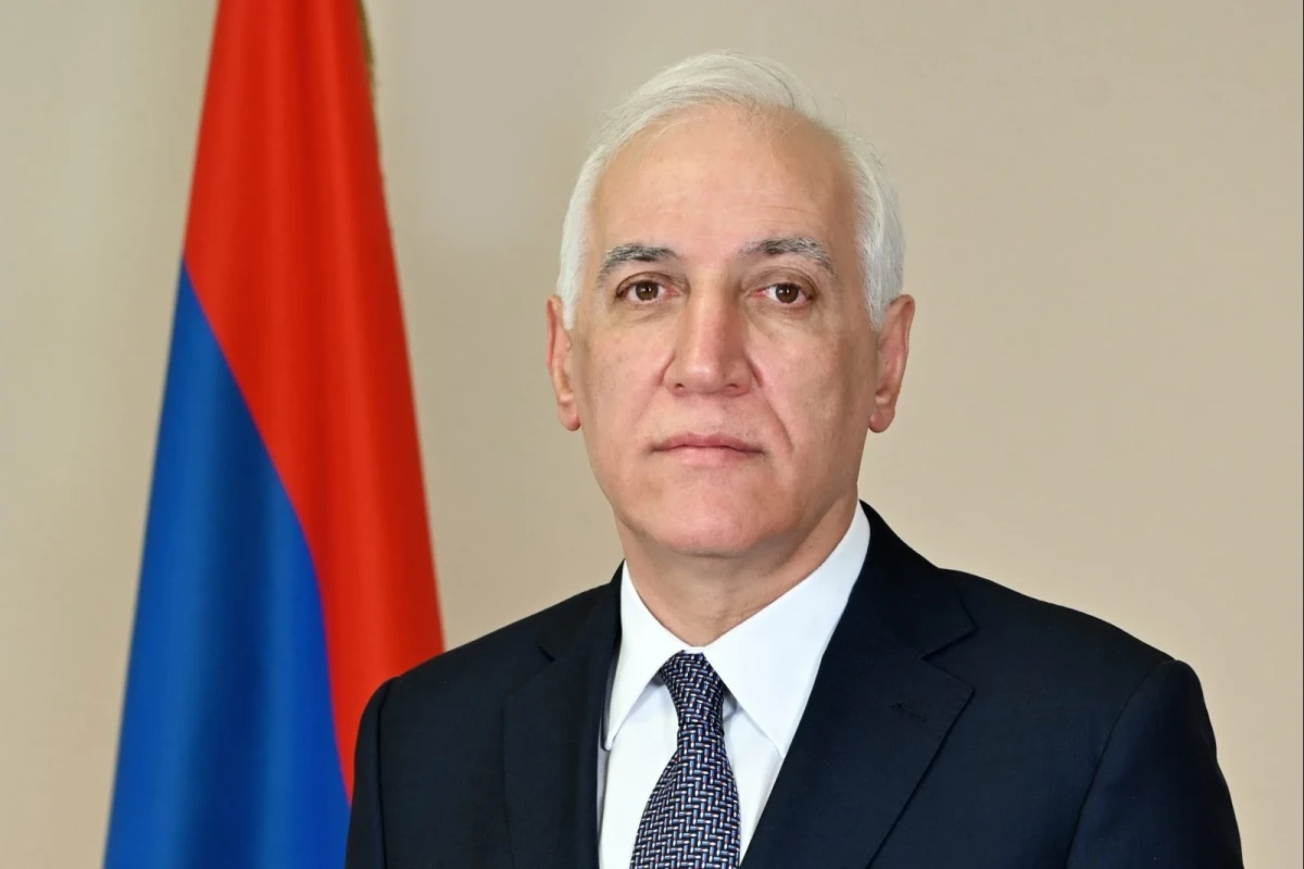 ՀՀ նախագահի հրամանագրով ՆԳՆ մի շարք ծառայողներ պարգևատրվել են Մխիթար Գոշի և Երախտագիտության մեդալներով