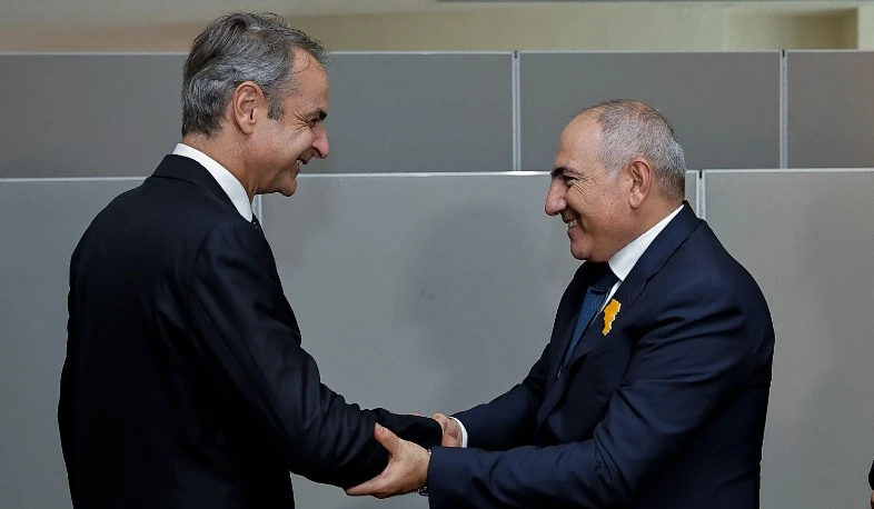 Pashinyan, Mitsotakis hold a meeting