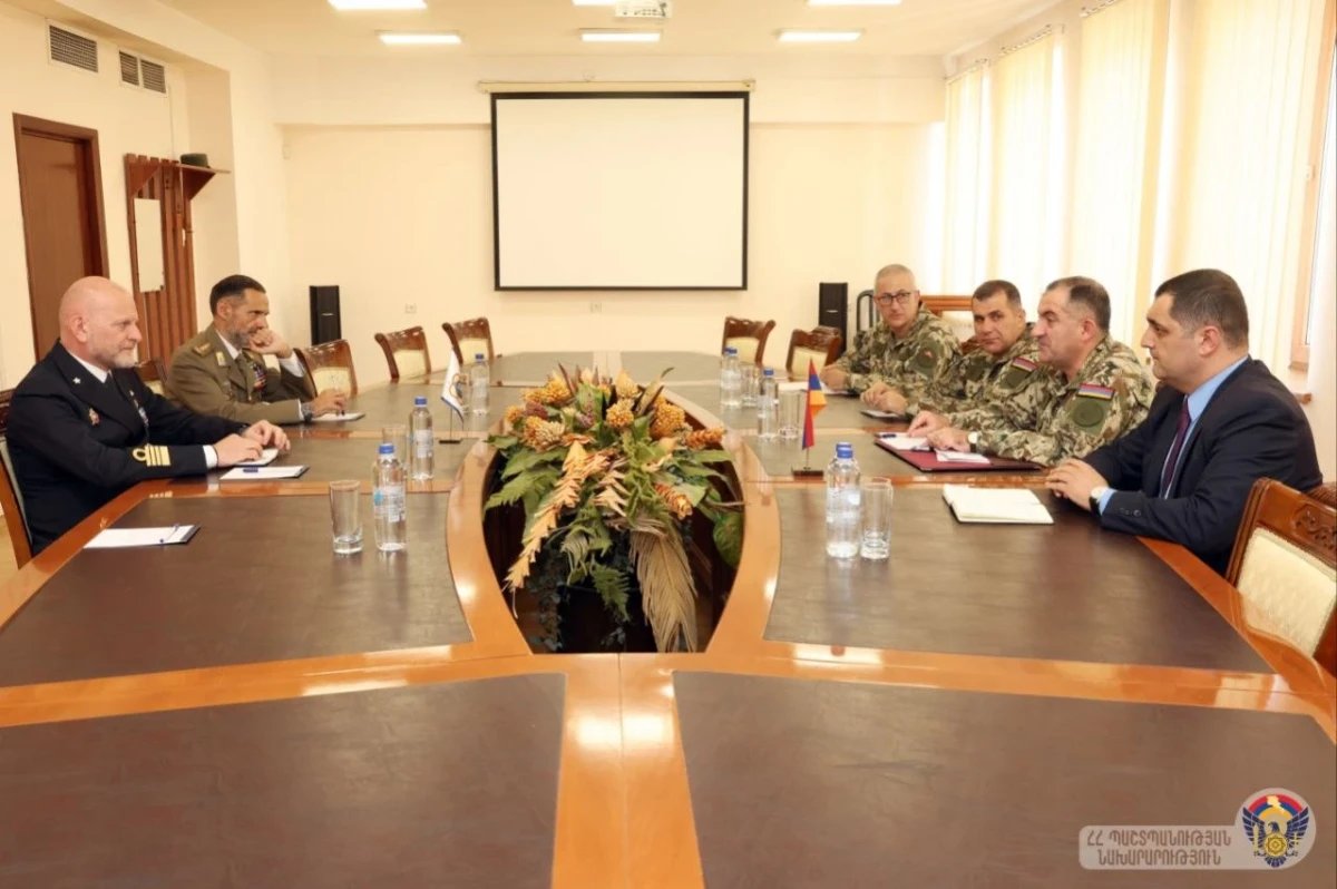 ԶՈՒ ԳՇ պետն ու ՌՍՄԽ գլխավոր քարտուղարը քննարկել են ռազմական սպորտին վերաբերող հարցեր