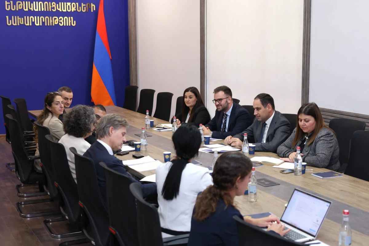 Խուդաթյանը ՎԶԵԲ-ի հետ քննարկել է ենթակառուցվածքային ծրագրեր